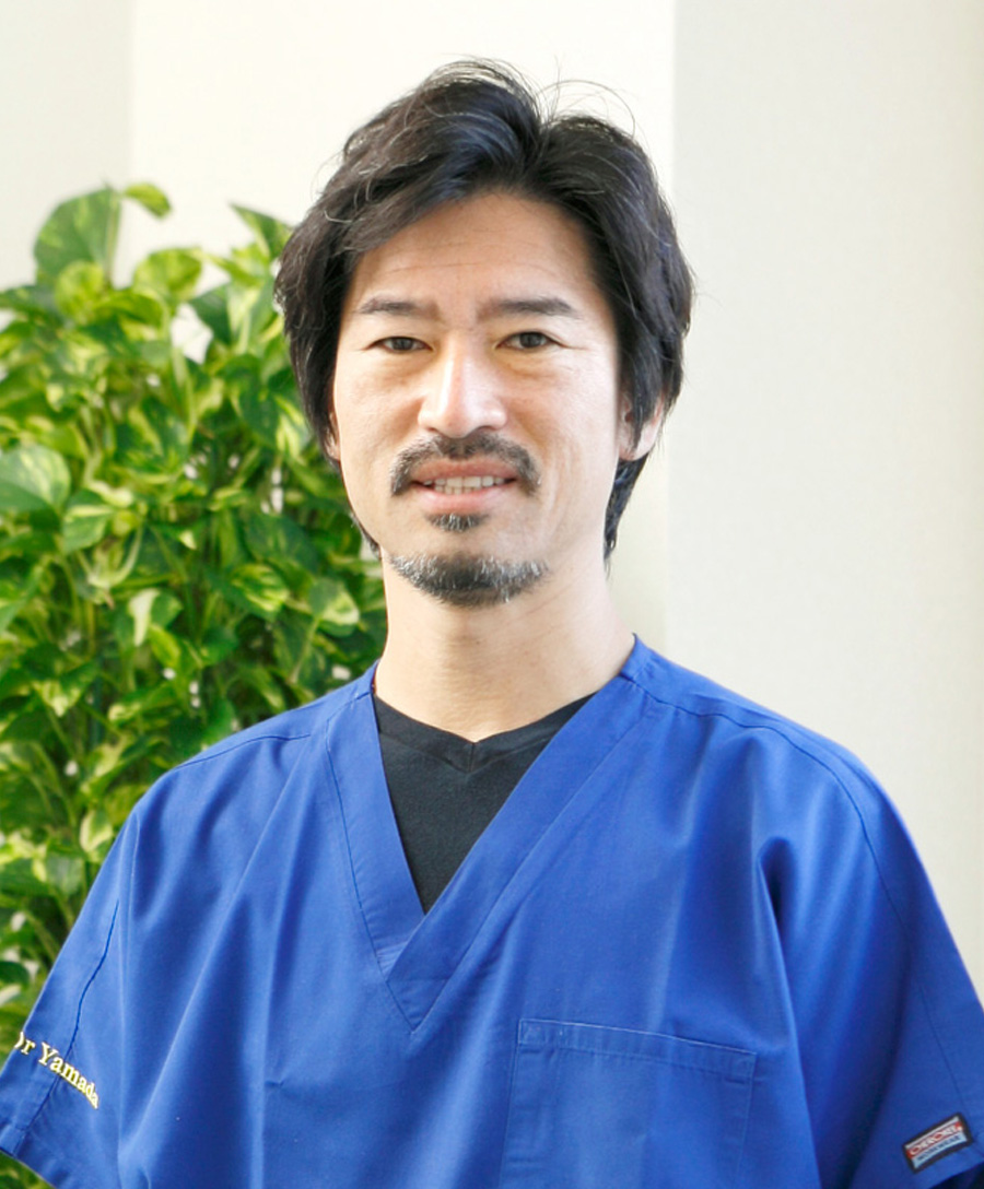 江東区有明の歯医者、有明ガーデン歯科クリニック　理事長 山田 健太郎（歯科医師／インプラント専門医）